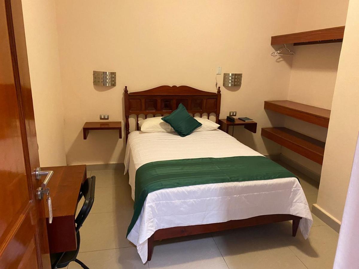 Tariri Hotel Pucallpa Eksteriør billede