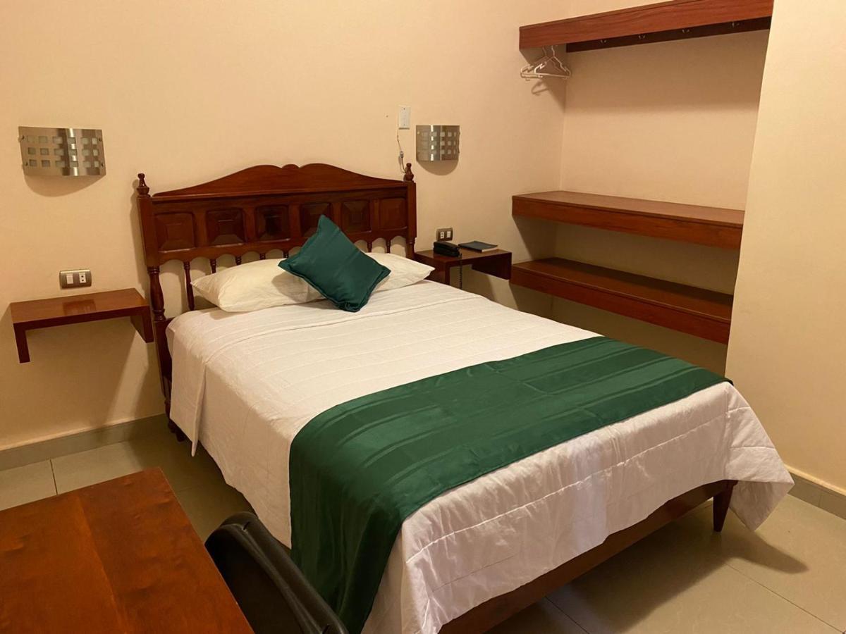 Tariri Hotel Pucallpa Eksteriør billede